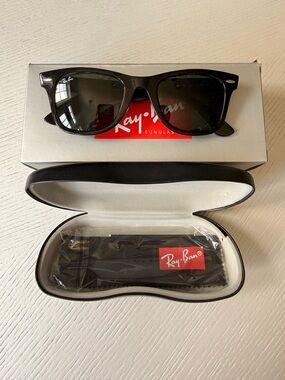 Ray-Ban Black Wayfarer Sunglasses for women